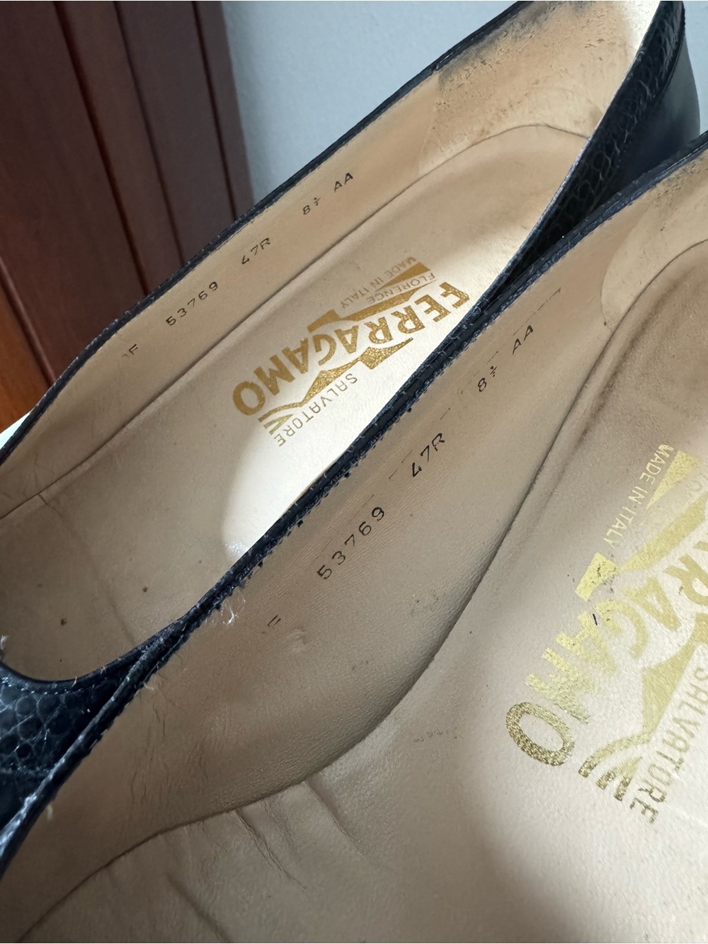 Vintage Salvatore Ferragamo Black Leather Low Block Heel Pumps - Picture 8 of 9